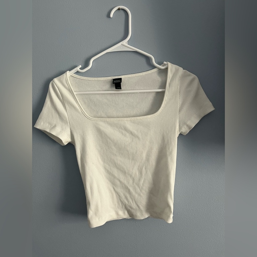 Wild fable white crop